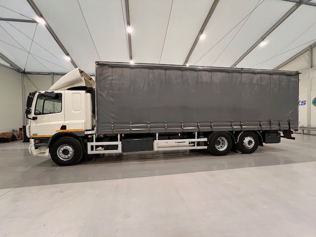 DAF CF75 310 Rear Lift Sleeper Cab Curtainsider