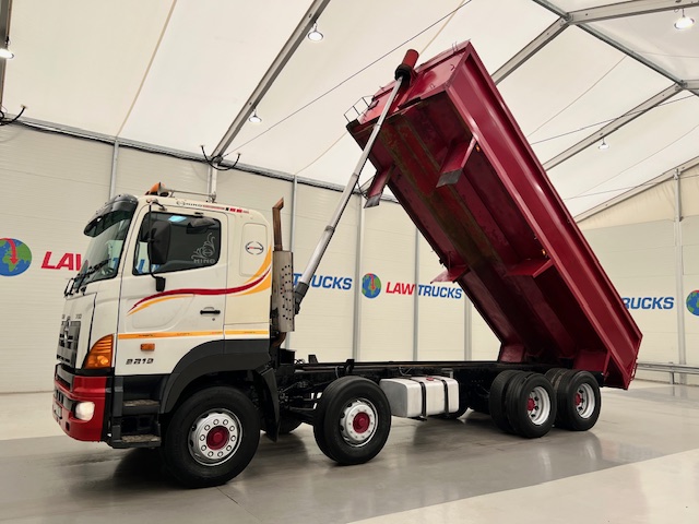 Hino 3241 700 8×4 Sleeper Cab Steel Tipper
