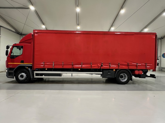 DAF LF 250 Sleeper Cab Curtainsider