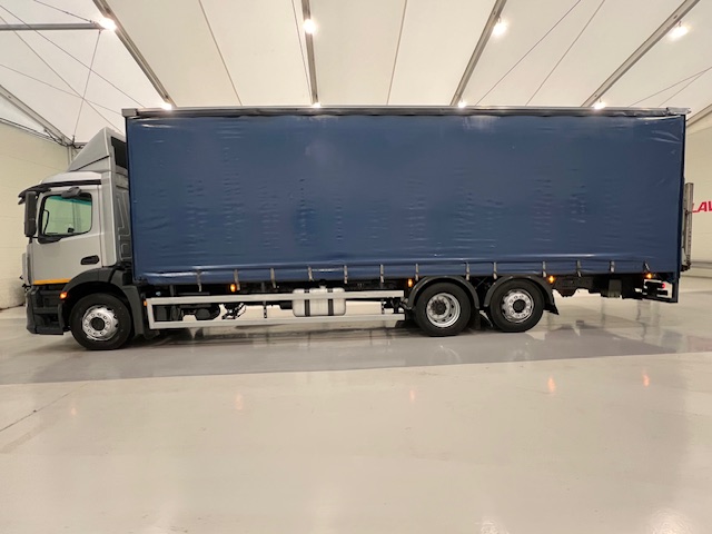 Mercedes Actros 2530 6×2 Day Cab Curtainsider