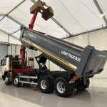 Volvo FM 370 8×4 Steel Tipper Grab - thumbnail