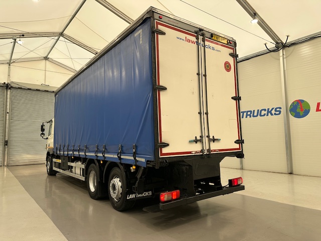 DAF CF 330 6×2 Rear Lift Sleeper Cab Curtainsider