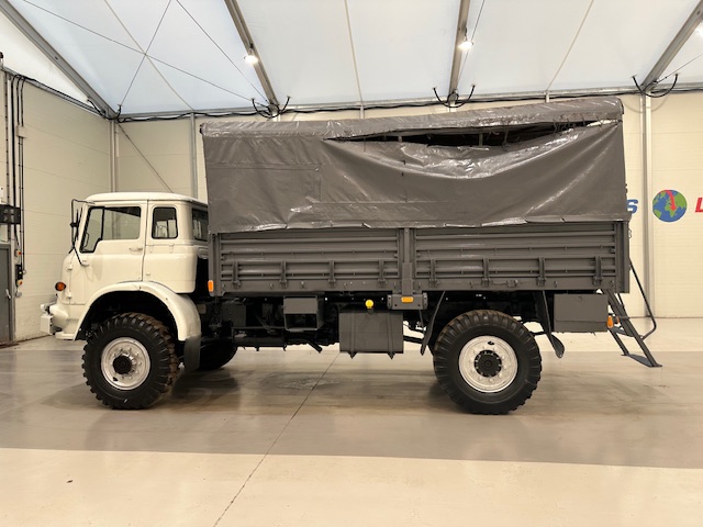 Bedford MJ 330 4×4 Cargo Truck