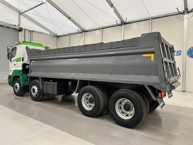 Hino 3241 700 8×4 Sleeper Cab Steel Tipper