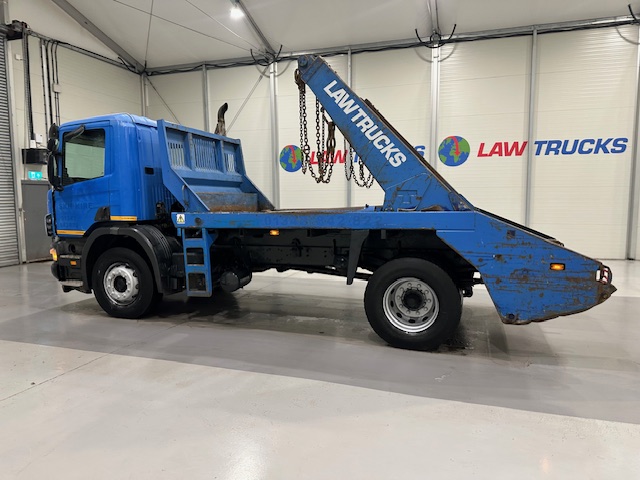 Scania P94 230 4×2 Day Cab Skip Loader