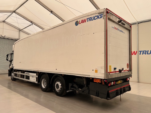 Iveco Stralis 310 AT 6×2 Box Van