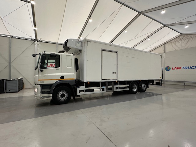 DAF CF 330 6×2 Sleeper Cab Fridge Box