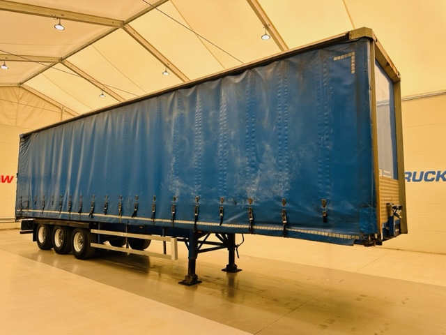 SDC Tri Axle Curtainsider Trailer