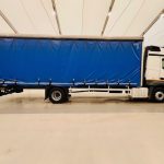Mercedes Actros 1830 Sleeper Cab Curtainsider - thumbnail