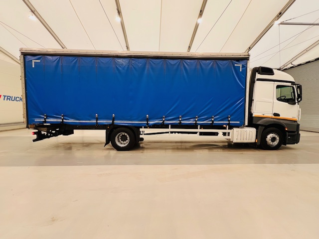 Mercedes Actros 1830 Sleeper Cab Curtainsider