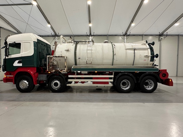 Scania R420 8×4 Highline Vacuum Tanker