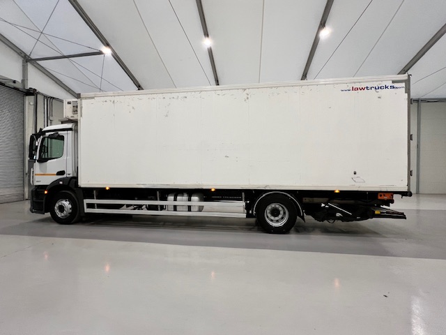 Mercedes Antos 1827 Day Cab Fridge Box
