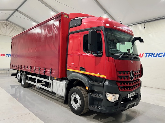 Mercedes Actros 2533 6×2 Sleeper Cab Curtainsider