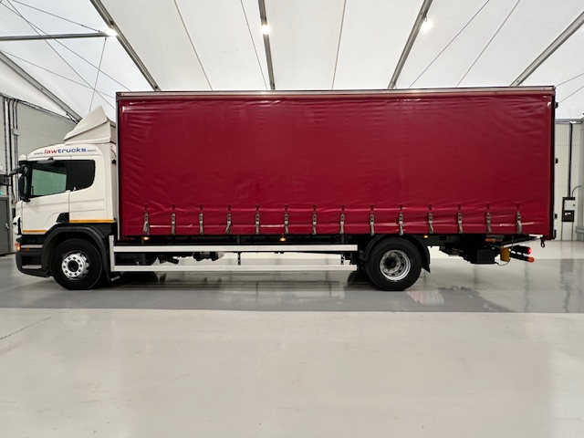 Scania P250 4×2 Sleeper Cab Curtainsider