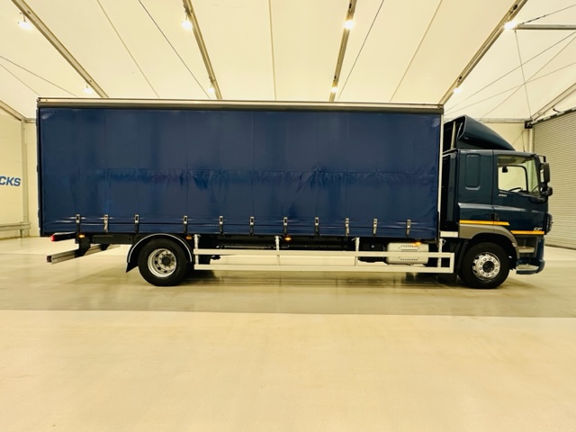 DAF CF 250 4×2 Sleeper Cab Curtainsider