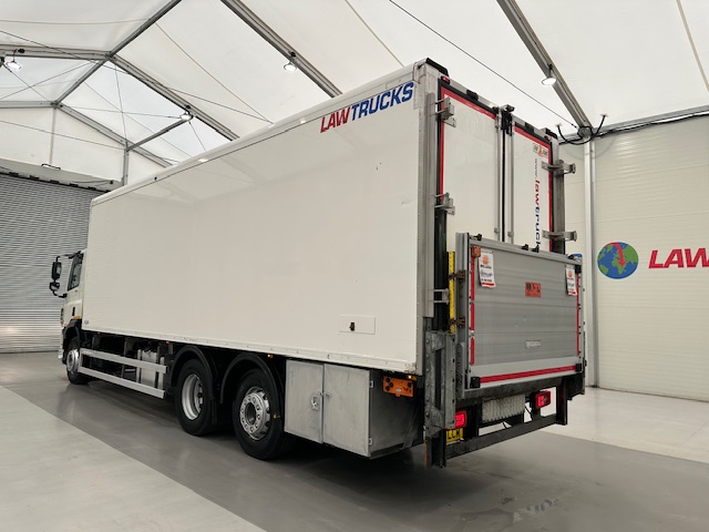 DAF CF 290 6×2 Rear Steer Fridge Box