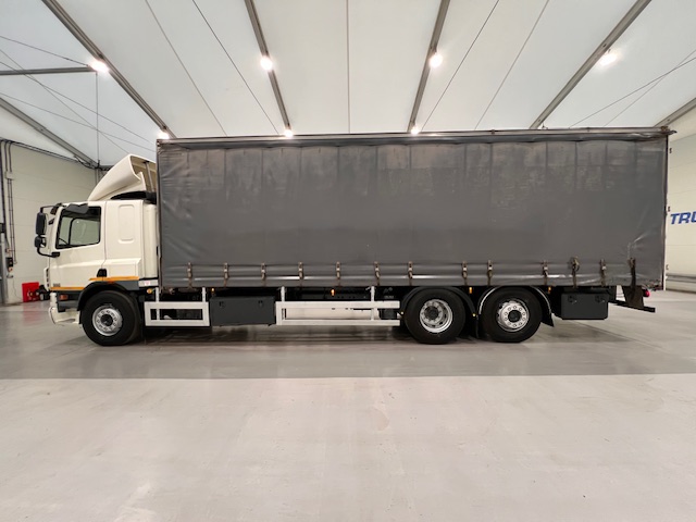 DAF CF75 310 Rear Lift Sleeper Cab Curtainsider