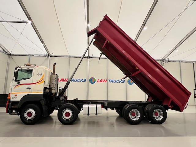 Hino 3241 700 8×4 Sleeper Cab Steel Tipper