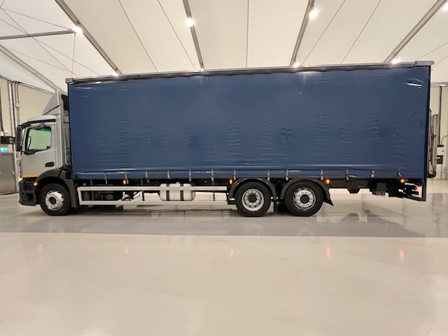 Mercedes Actros 2530 6×2 Day Cab Curtainsider