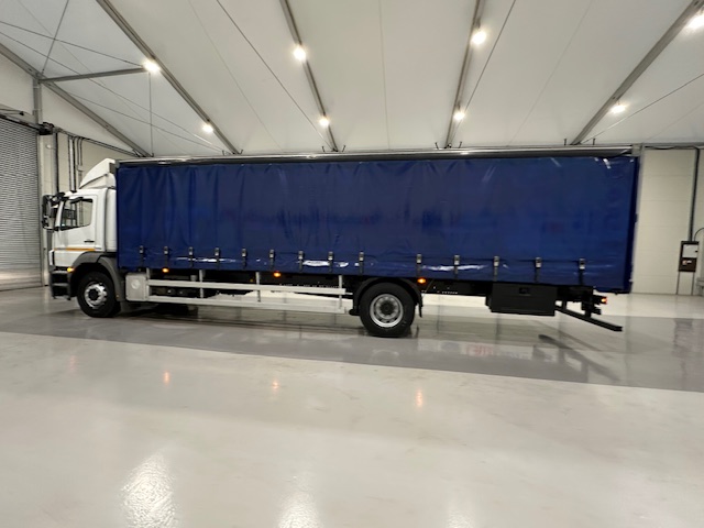 Mercedes 1824 4×2 Day Cab Curtainsider
