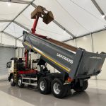 Volvo FM 370 8×4 Steel Tipper Grab - thumbnail