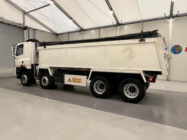 DAF CF85 360 8×4 Sleeper Cab Tipper Manual