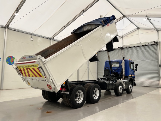 Scania P370 8×4 Rest Cab Tipper Manual