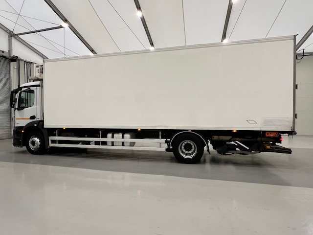 Mercedes Antos 1827 Day Cab Fridge Box