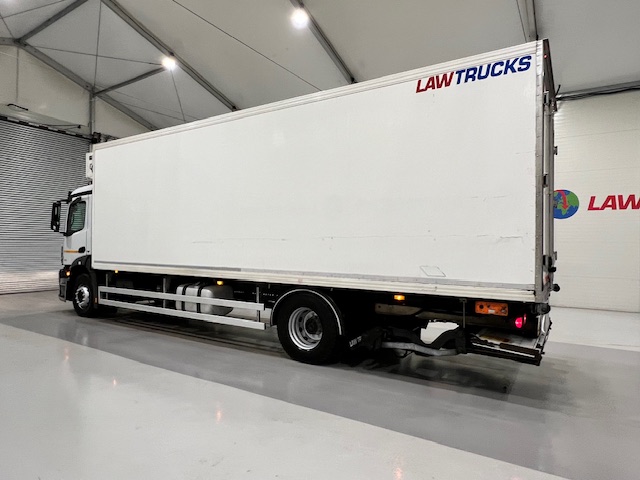 Mercedes Antos 1827 Day Cab Fridge Box