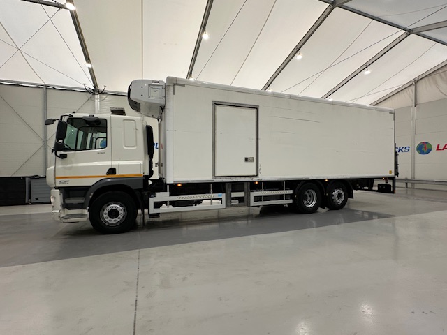 DAF CF 330 6×2 Sleeper Cab Fridge Box