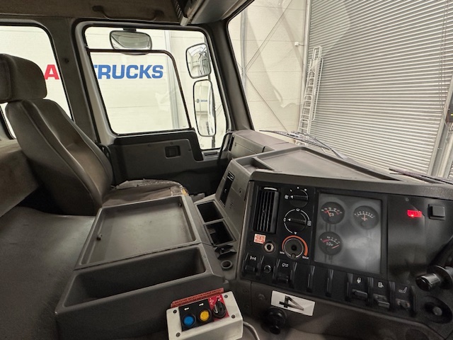 Volvo FL10 320 4×2 Sleeper Cab Tractor Unit