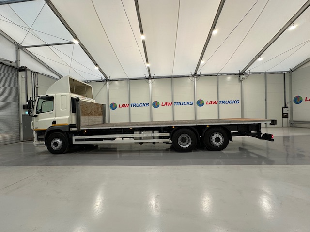 DAF CF 330 6×2 Rear Lift Sleeper Cab Flatbed