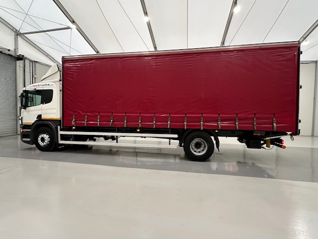 Scania P250 4×2 Sleeper Cab Curtainsider