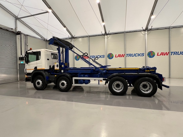 Scania P360 8×4 Day Cab Hookloader Manual