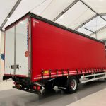 Mercedes Actros 1824 4×2 Sleeper Cab Curtainsider - thumbnail