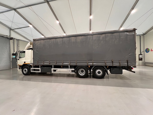 DAF CF75 310 Rear Lift Sleeper Cab Curtainsider