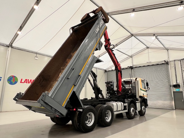 DAF CF 400 8×4 Day Cab Steel Tipper Grab