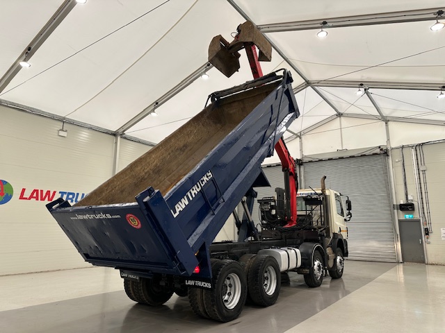 DAF CF85 410 8×4 Day Cab Steel Tipper Grab
