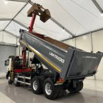 Volvo FM 370 8×4 Steel Tipper Grab - thumbnail