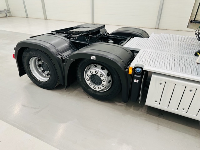 Mercedes Actros 2543 6×2 Midlift Tractor Unit