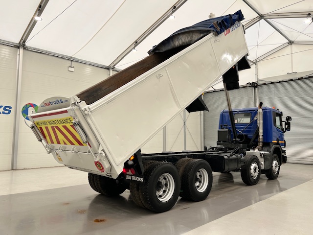 Scania P370 8×4 Rest Cab Tipper Manual