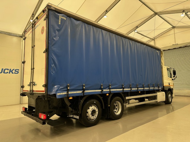 DAF CF 330 6×2 Rear Lift Sleeper Cab Curtainsider