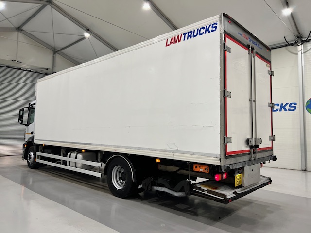 Mercedes Antos 1827 Day Cab Fridge Box