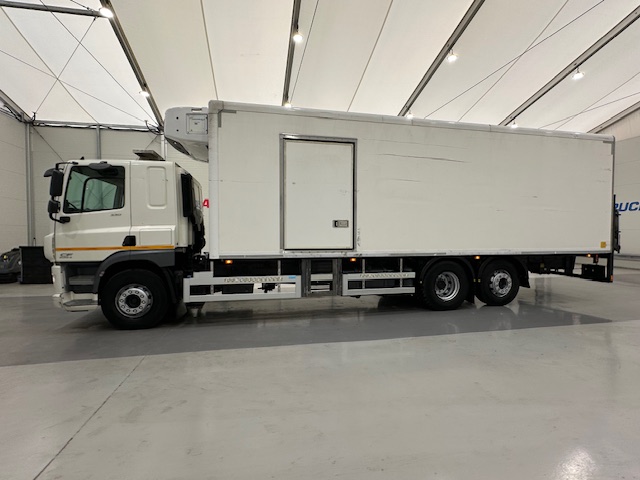 DAF CF 330 6×2 Sleeper Cab Fridge Box