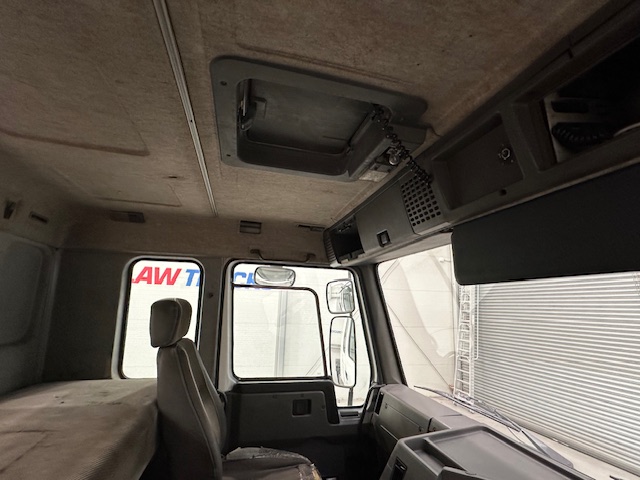 Volvo FL10 320 4×2 Sleeper Cab Tractor Unit