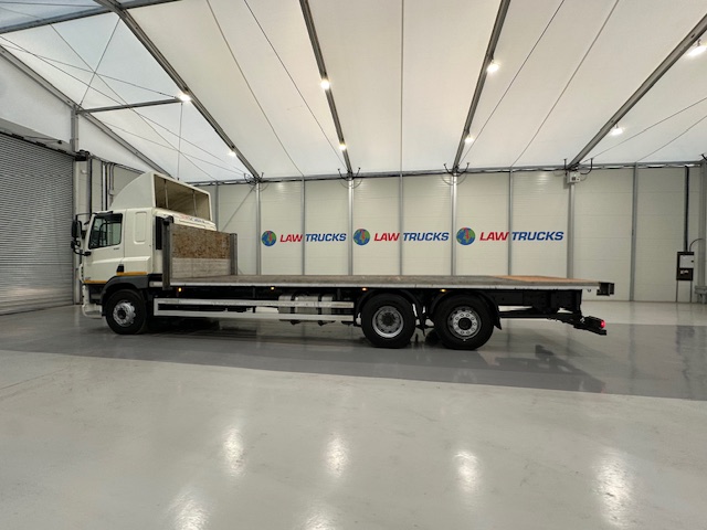 DAF CF 330 6×2 Rear Lift Sleeper Cab Flatbed