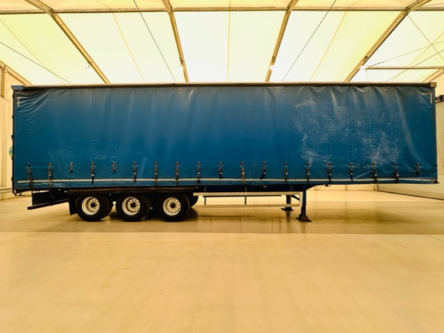 SDC Tri Axle Curtainsider Trailer
