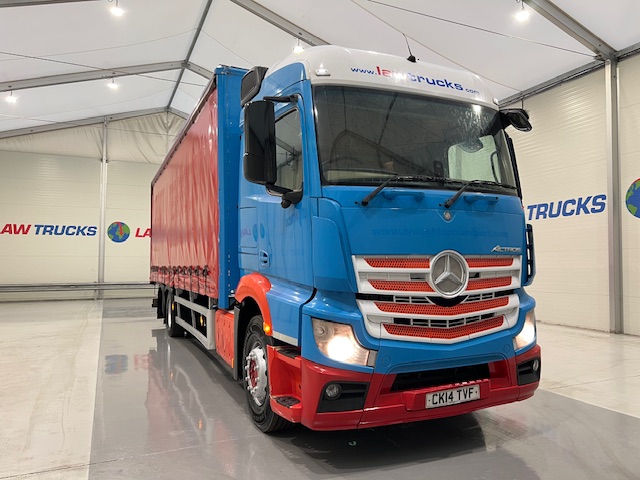 Mercedes Actros 2530 6×2 Sleeper Cab Curtainsider
