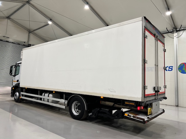 Mercedes Antos 1827 Day Cab Fridge Box
