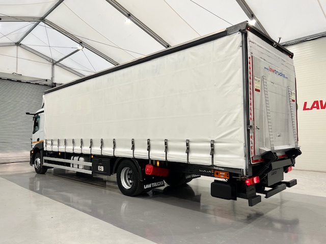 Mercedes Actros 1824 Day Cab Curtainsider